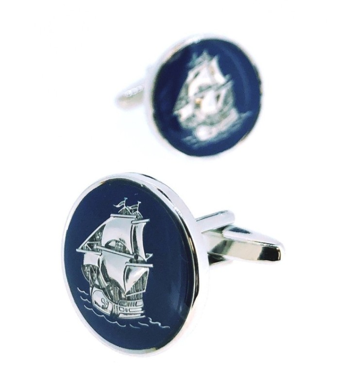 Gemelos para Camisa Galeón Plateado sobre Fondo Azul