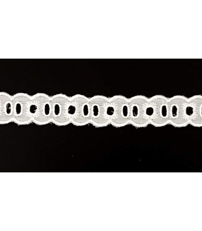 Entredós Pasa Cintas de Tira Bordada Blanco 2 Cm.