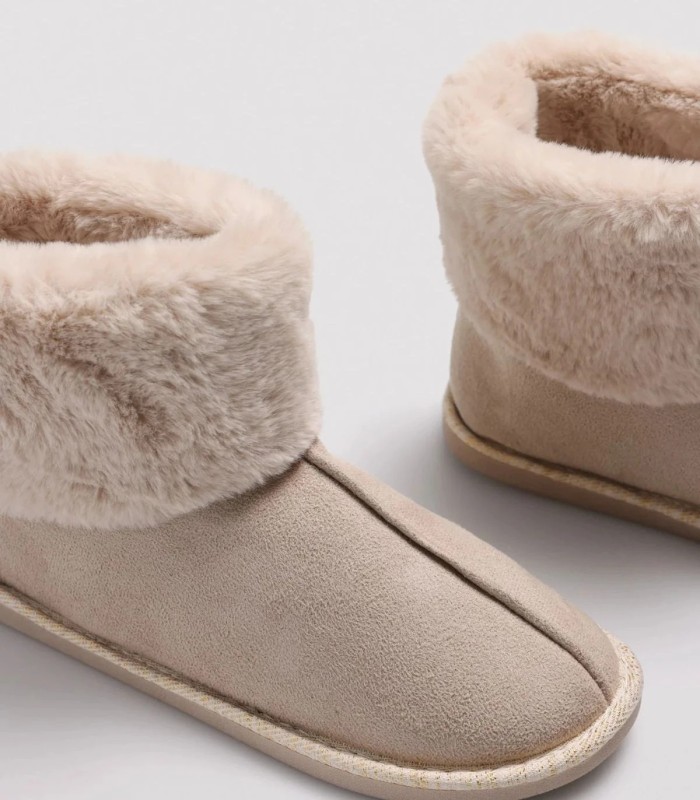 Botas de Casa Beige Ysabel Mora